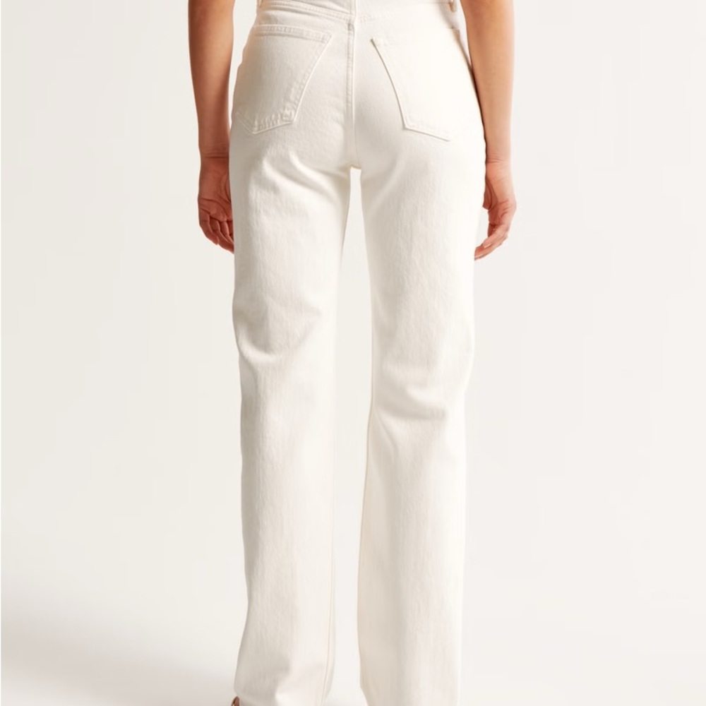 Abercrombie & Fitch Women's Cream 90s relax Jeans